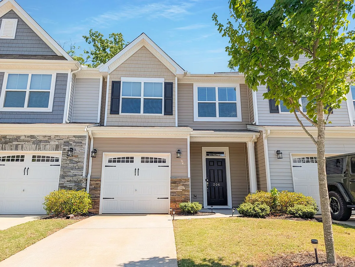 Building Photo - 206 Brochaill Ct