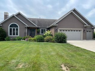 27 Hickory Hls, Geneseo, IL 61254