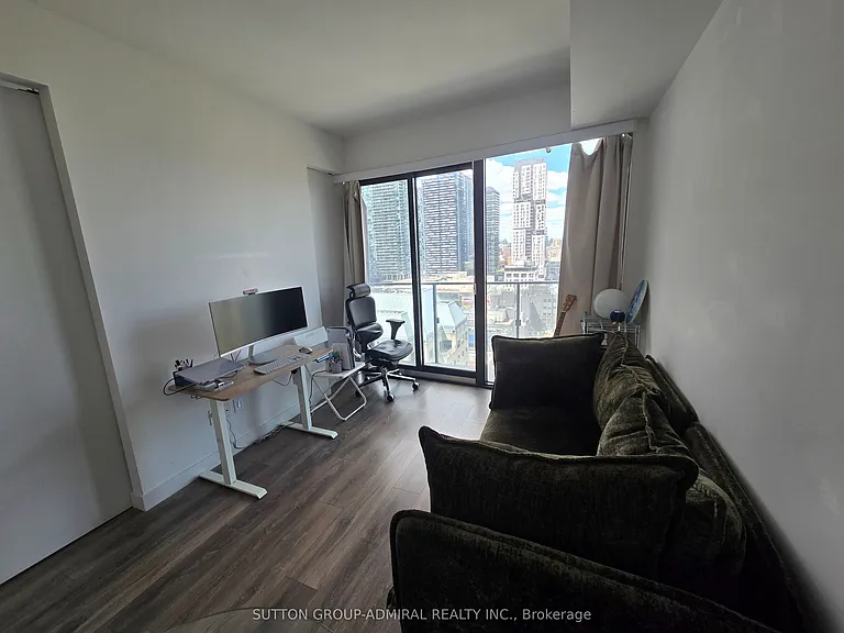 215 Queen St W #1802 — Photo 4