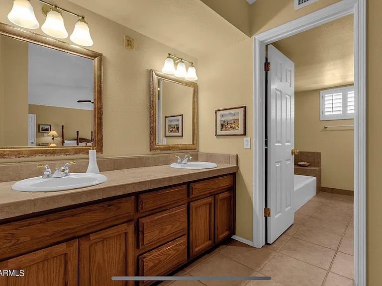 2511 E Shaw Butte Dr — Photo 19