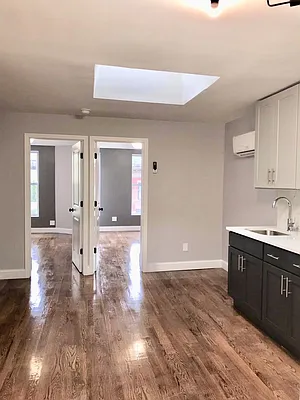 Rented by Aron Fried, LREB | media 22