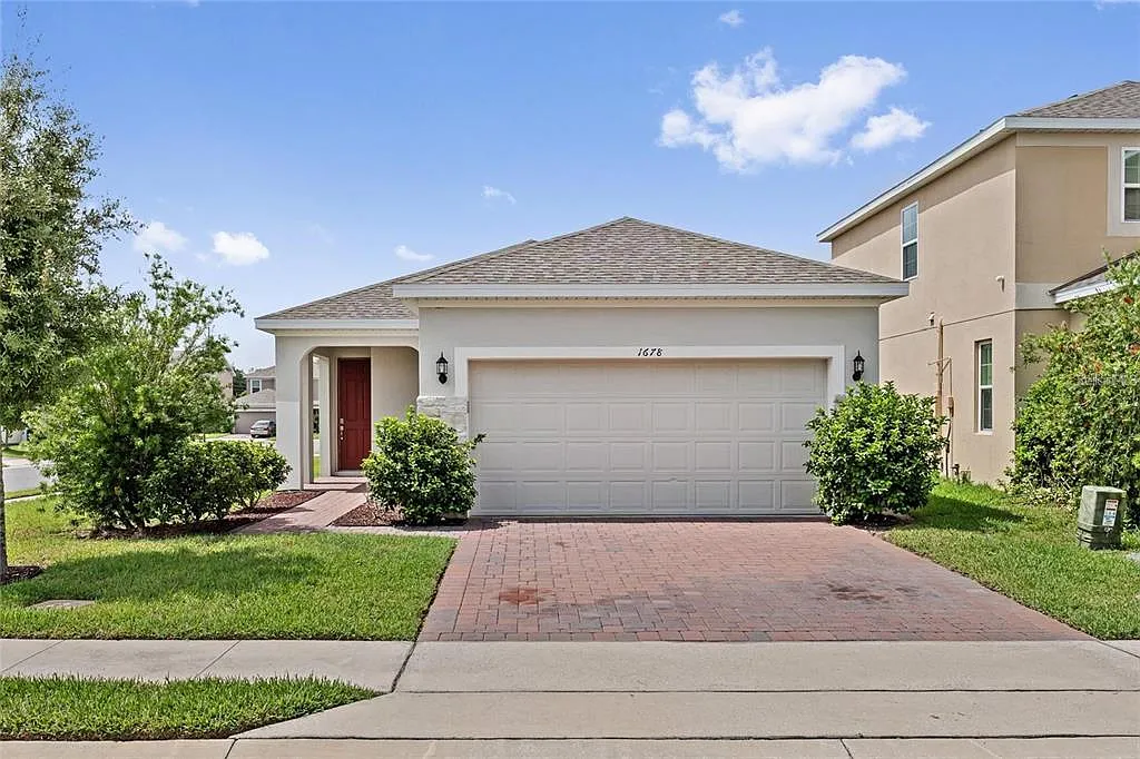 4 bed, 2.0 bath, 1495 sqft, $2,395 — Photo 1