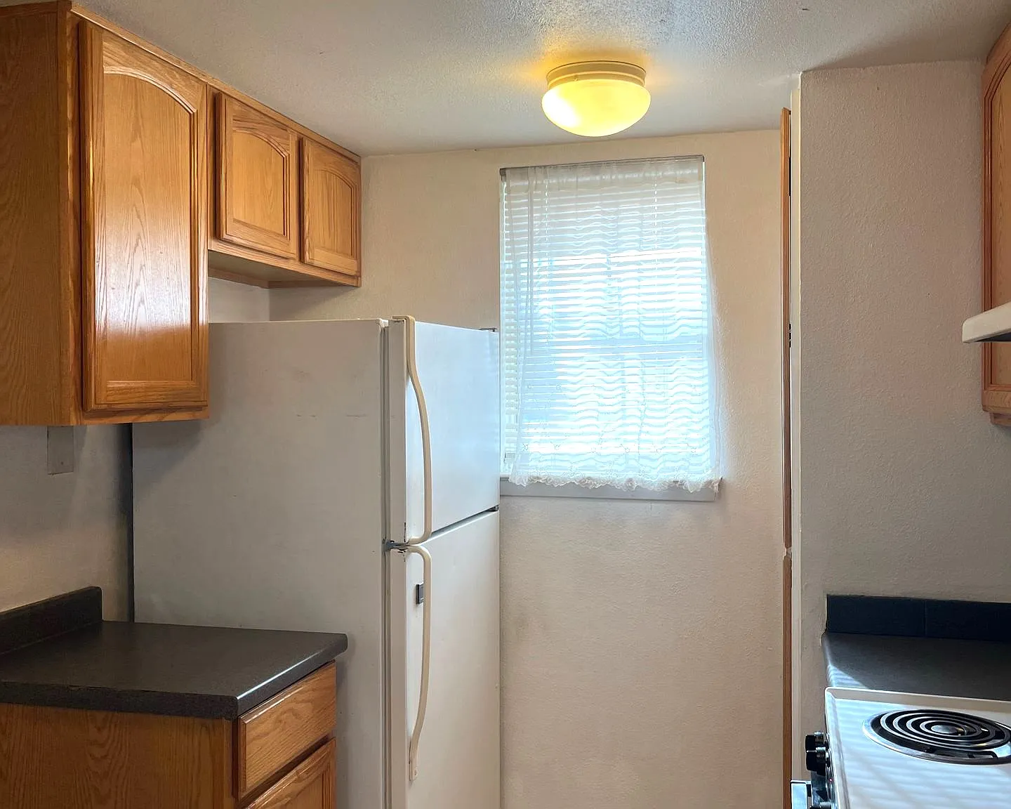 2 bed, 1.5 bath, 1100 sqft, $1,025 — Photo 3