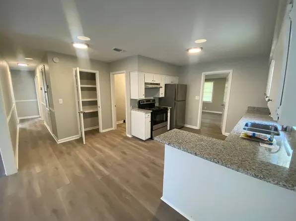 124 Lee Road 296 #124B, Smiths Station, AL 36877