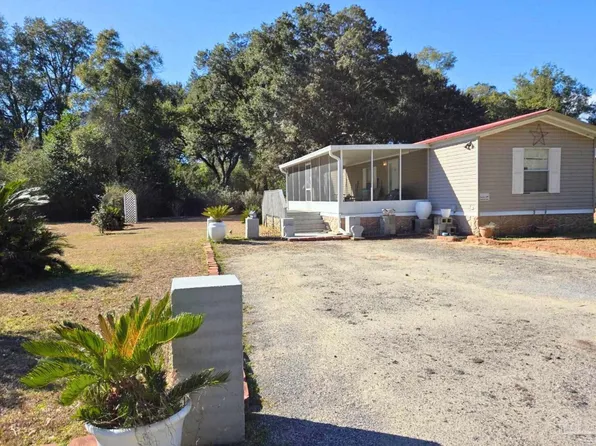 4505 Edgewood Dr, Milton, FL 32583