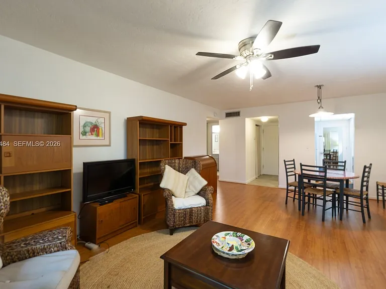 1205 Mariposa Ave #428 — Photo 17