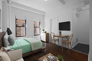 19 West 69th Street, #402