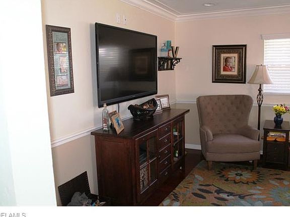 3rd image of 2962 McGregor Blvd