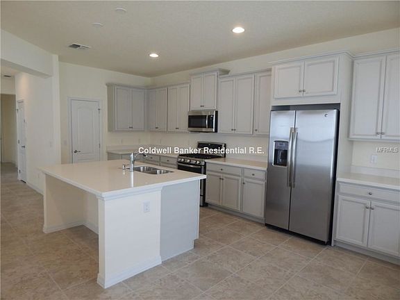 4th image of 5608 Thomas Square Dr