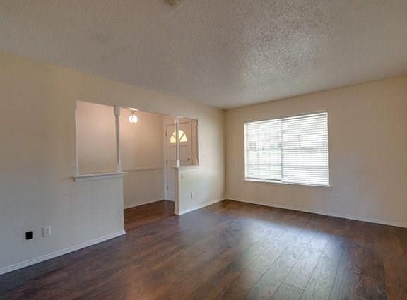 4th image of 2213 W Sanford St