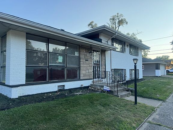 2nd image of 14700 Avalon Ave