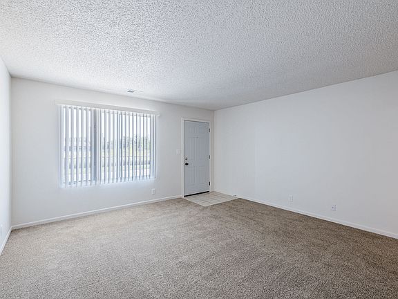 4th image of 2600 N 35th St APT 12