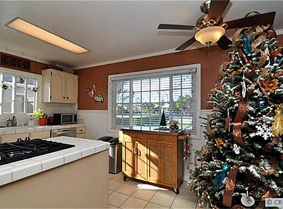 3rd image of 5642 Amador Ave