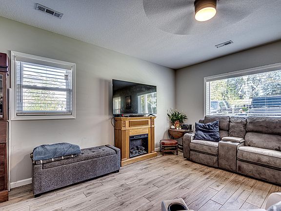 5th image of 5669 Rosewood Dr