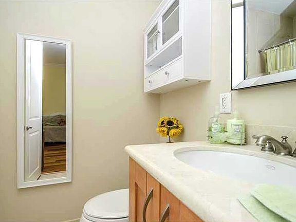 3rd image of 650 Valencia Ave Unit 404