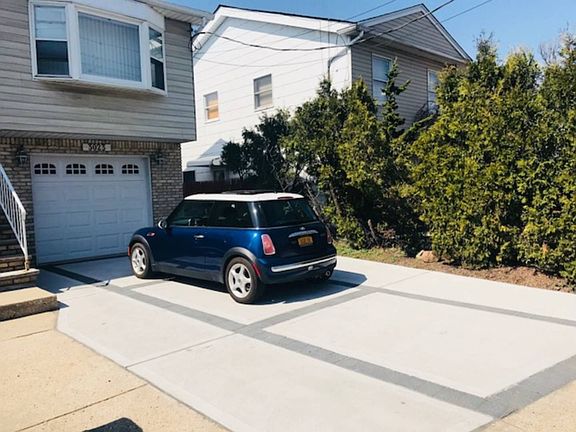 2nd image of 3023 Hylan Blvd