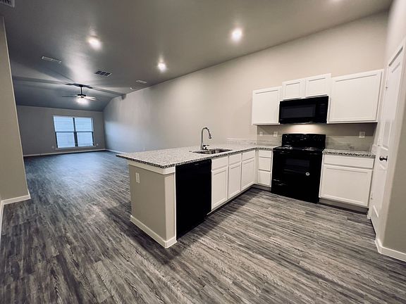 4th image of 2106 N Avenue J #A
