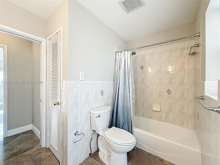 2770 NE 8th Ct — Photo 28