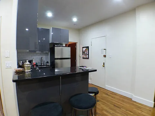 Rented by Immac Realty | media 12