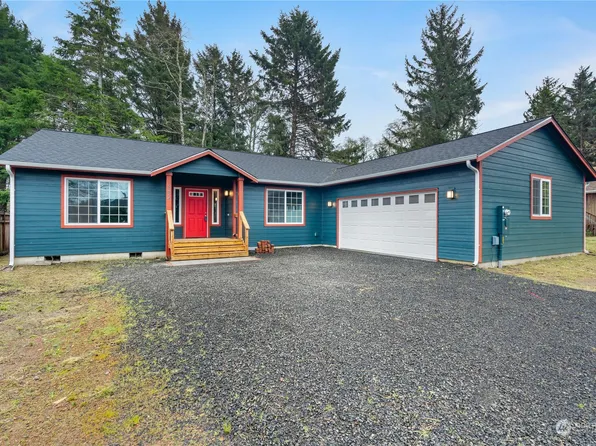 394 Lake View Loop NE, Ocean Shores, WA 98569