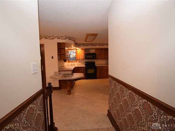4th image of 5949 Woodville Pike