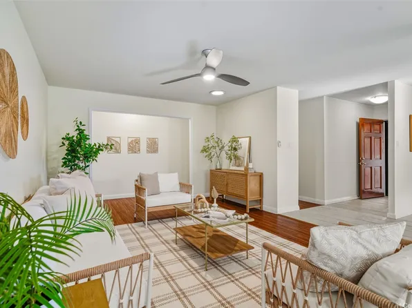 216 Akiohala St, Kailua, HI 96734