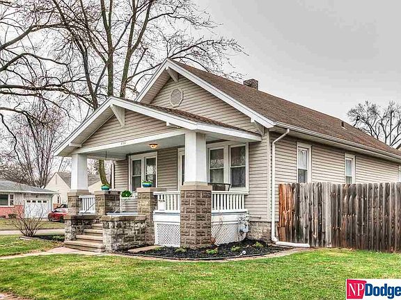2nd image of 250 W 17th St