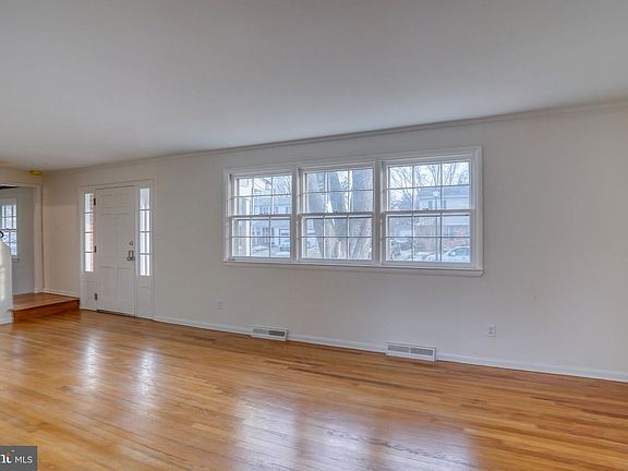 5th image of 311 Mimosa Ave