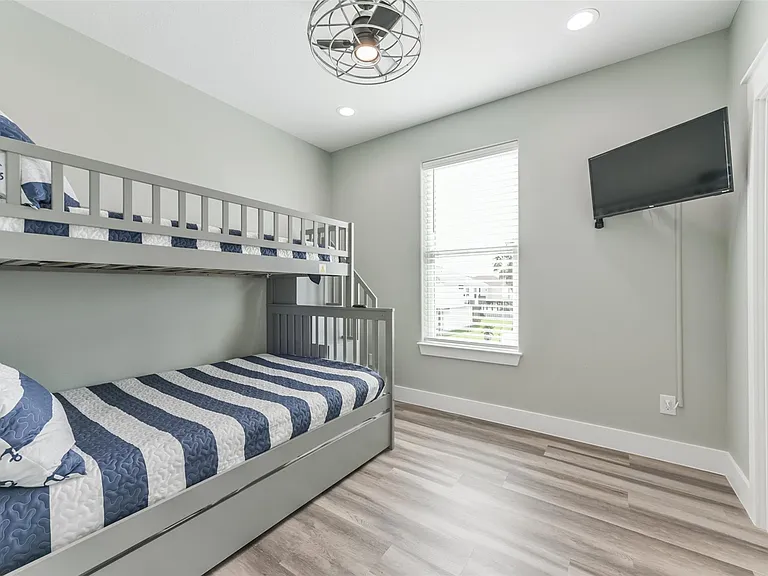 16630 Jean Lafitte Rd — Photo 35
