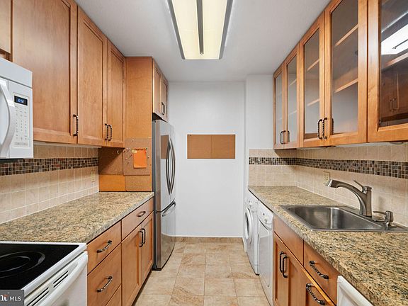 4th image of 1901 John F Kennedy Blvd APT 615
