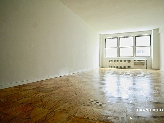4th image of 141 E 55th St #5FF