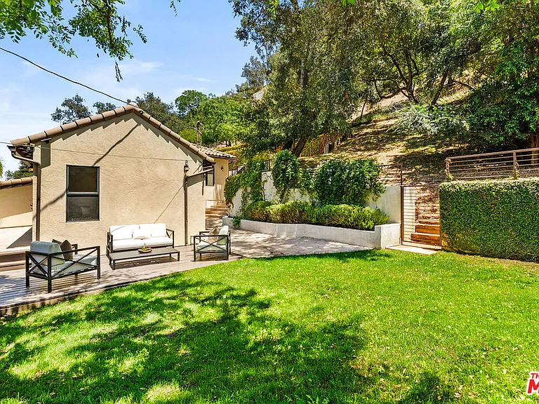 8836 Wonderland Ave — Photo 29