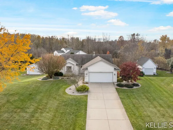 6136 Groen Ct, Allendale, MI 49401