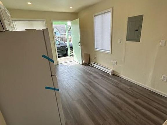 5th image of 1983 Sutter Rd #4