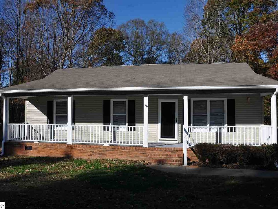 1st image of 205 Pinonwood Dr