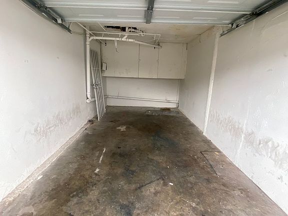 3rd image of 1402 W 146th St APT 5