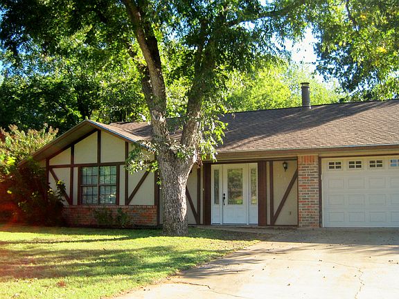2nd image of 255 Meadowlakes Dr