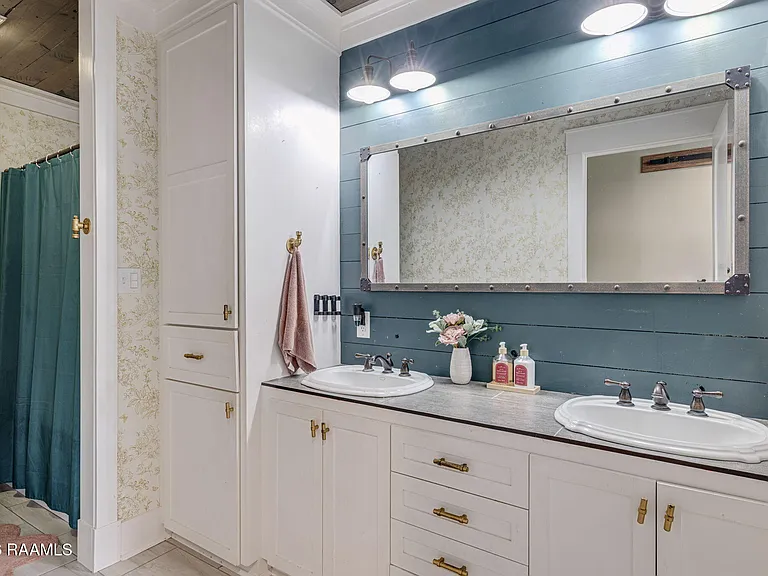 610 E Demanade Dr — Photo 26