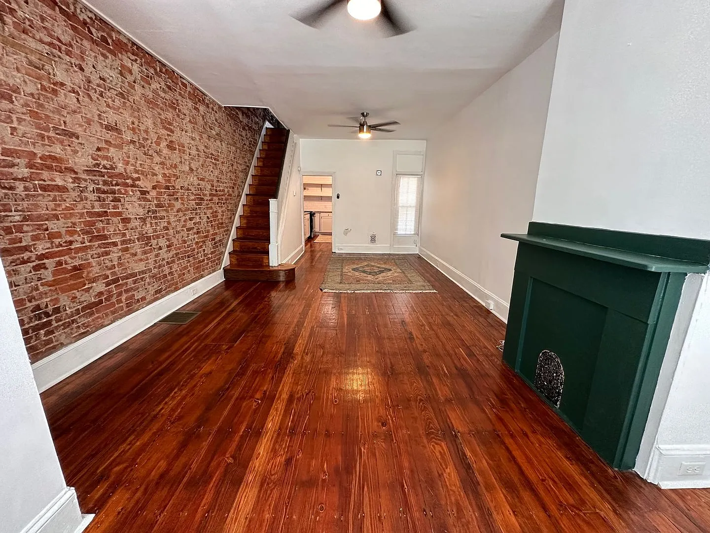 Old charm mixed with new finishes. Beautiful 3BR house is available now. — Photo 3