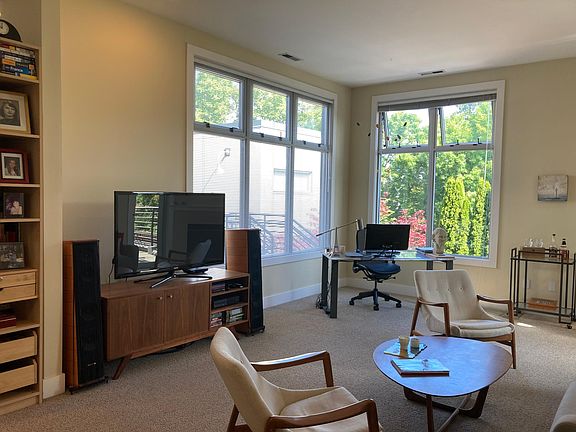 2nd image of 202-2412 7th Ave W #202