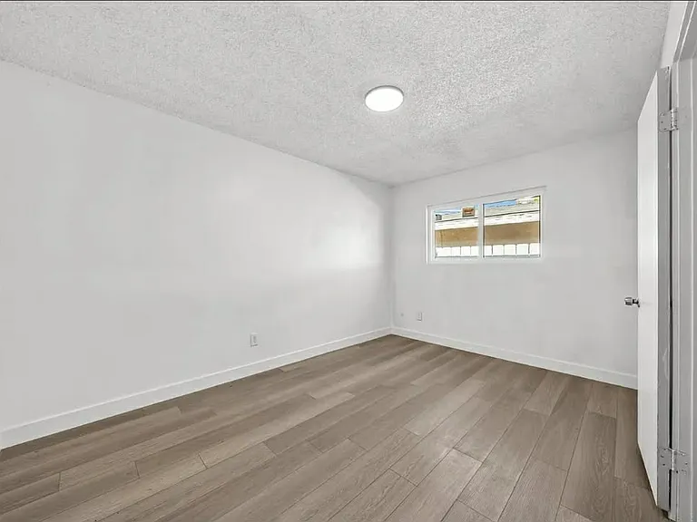 1877 Donax Ave #3 — Photo 4