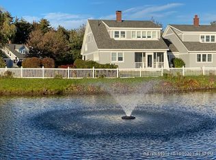 45 Village Way APT 38, Rockport, ME 04856