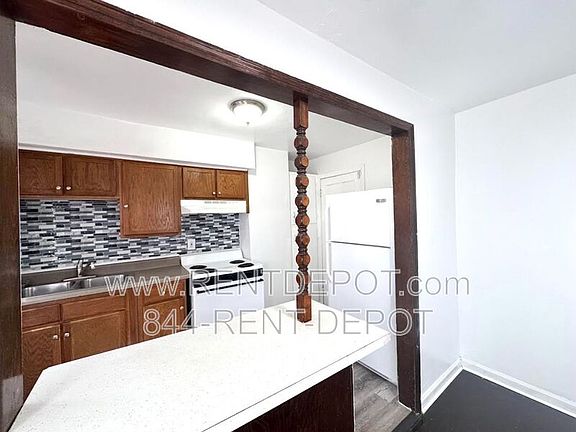 3rd image of 1133 Bayard Park Dr #B