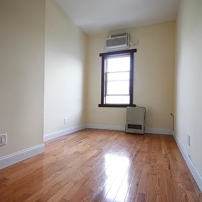 Rented by The Hamilton Group | media 6