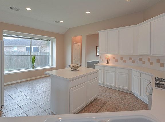 4th image of 4404 Blooming Garden Ct
