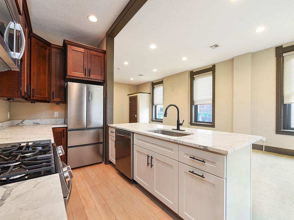 1st image of 344 E 8th Ave #3