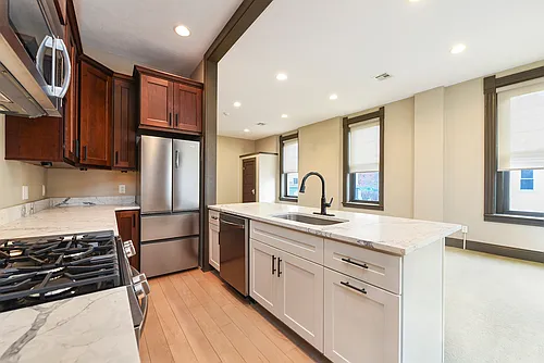 344 E 8th Ave #3 Photo 1