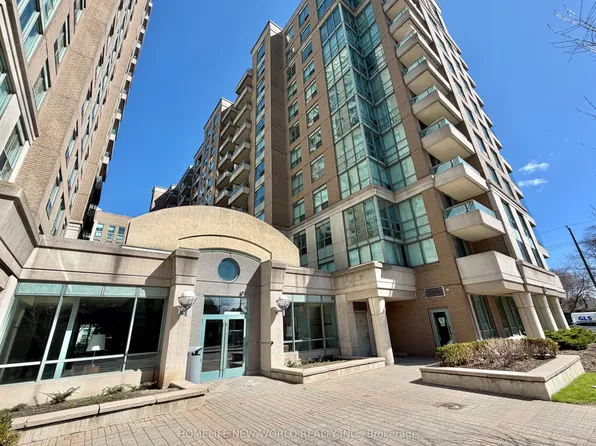 39 Pemberton Ave #303, Toronto, ON M2M 4L6