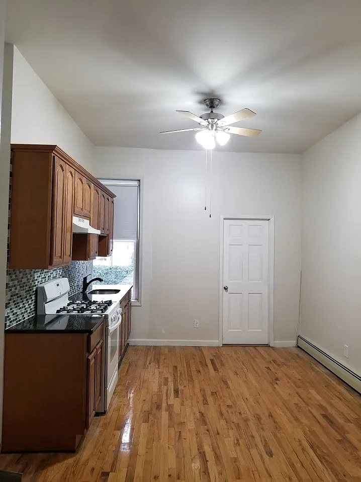 1 bed, 600 sqft, $2,156 — Photo 1