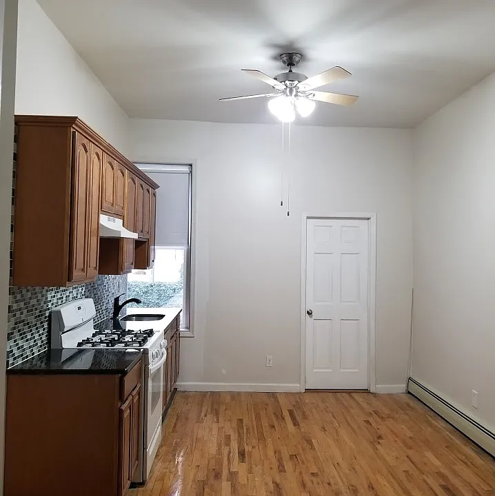927 Park Ave #1N